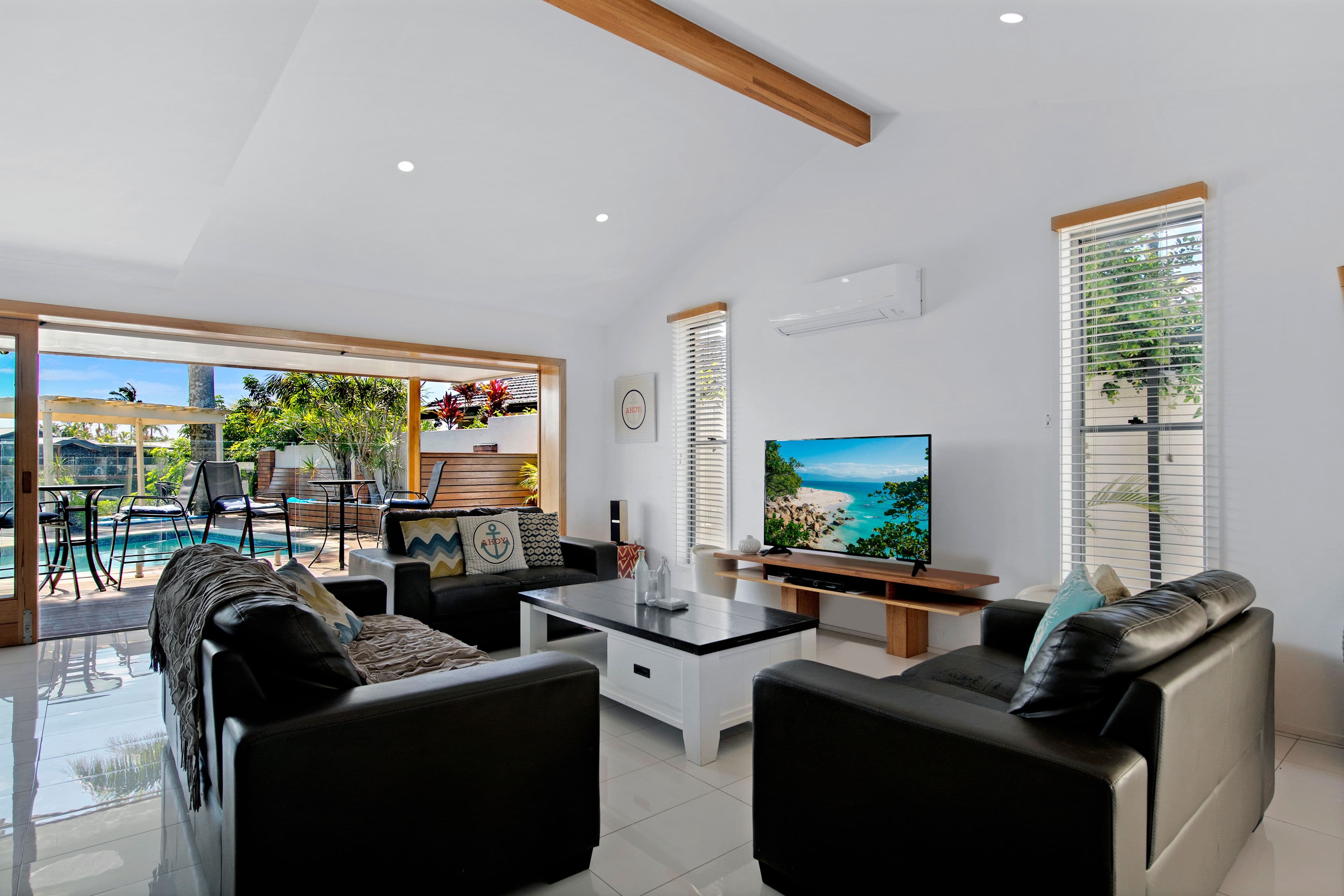 2 Alaska Avenue, Broadbeach Waters QLD 4218, Broadbeach Waters - Thumbnail 6