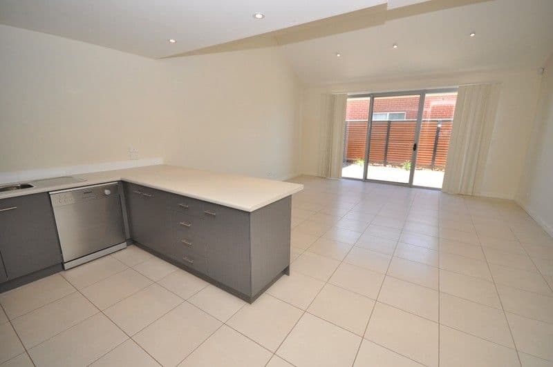 3 Everard Court, MAWSON LAKES SA 5095, Mawson Lakes - Thumbnail 3
