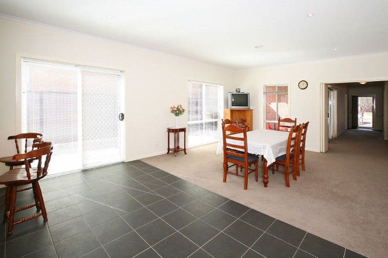 6 Silverleaf Drive, MELTON VIC 3337, Melton - Thumbnail 5