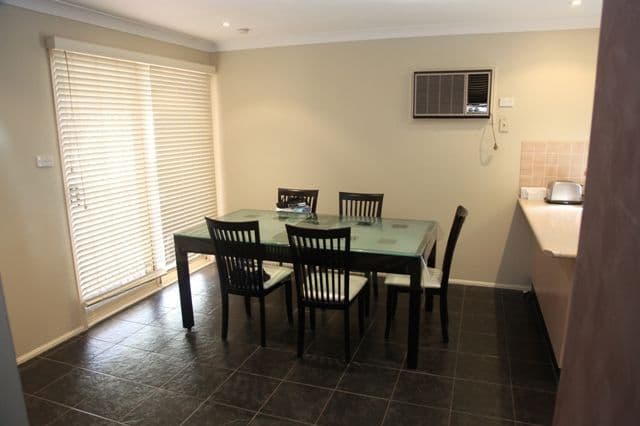 7 Murwillumbah Avenue, HOXTON PARK NSW 2171, Hoxton Park - Thumbnail 4
