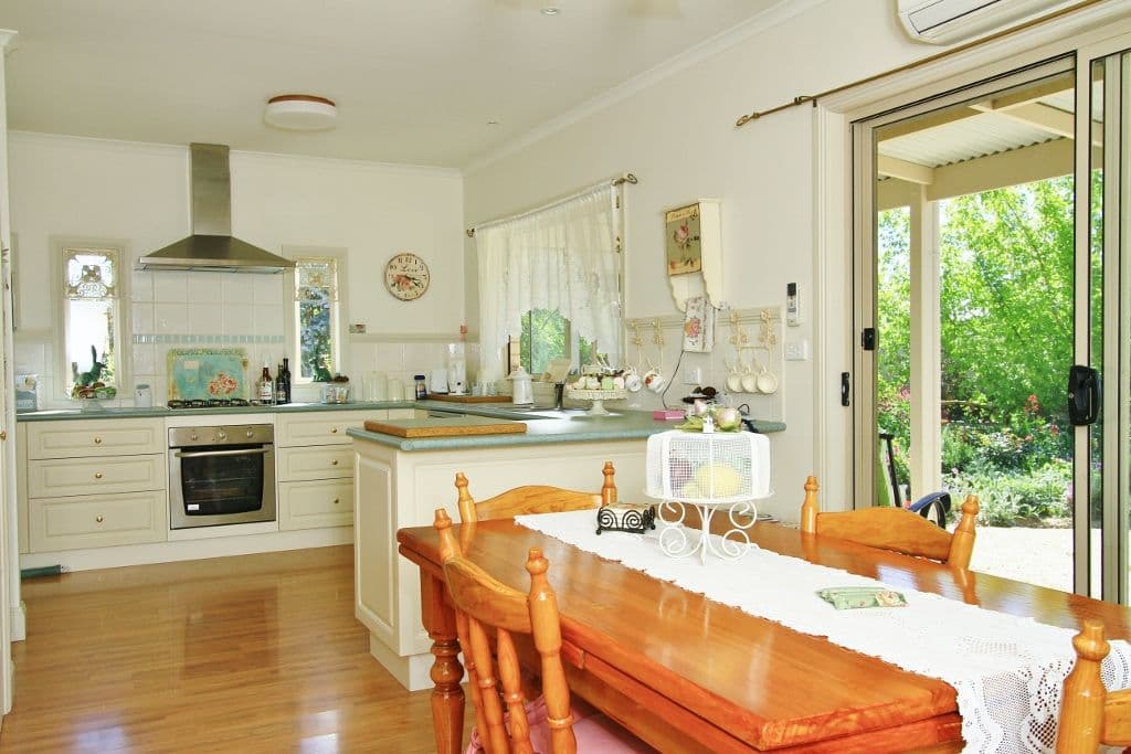 3 Fairy Dell Court, HEATHCOTE VIC 3523, Heathcote - Thumbnail 3