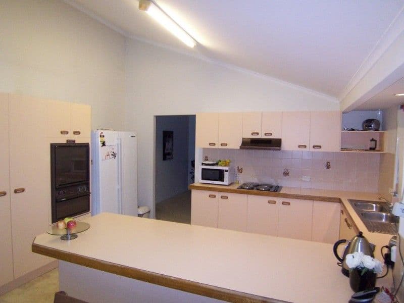 2 Harvey Place, WISHART QLD 4122, Wishart - Thumbnail 2