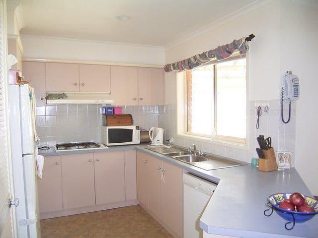 4 Dirru Court, LAVINGTON NSW 2641, Lavington - Thumbnail 2