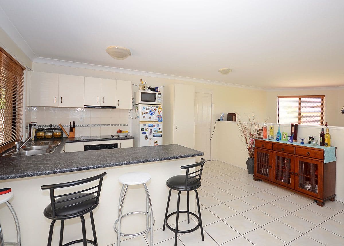 14 Burnett Court, ELI WATERS QLD 4655, Eli Waters - Thumbnail 6