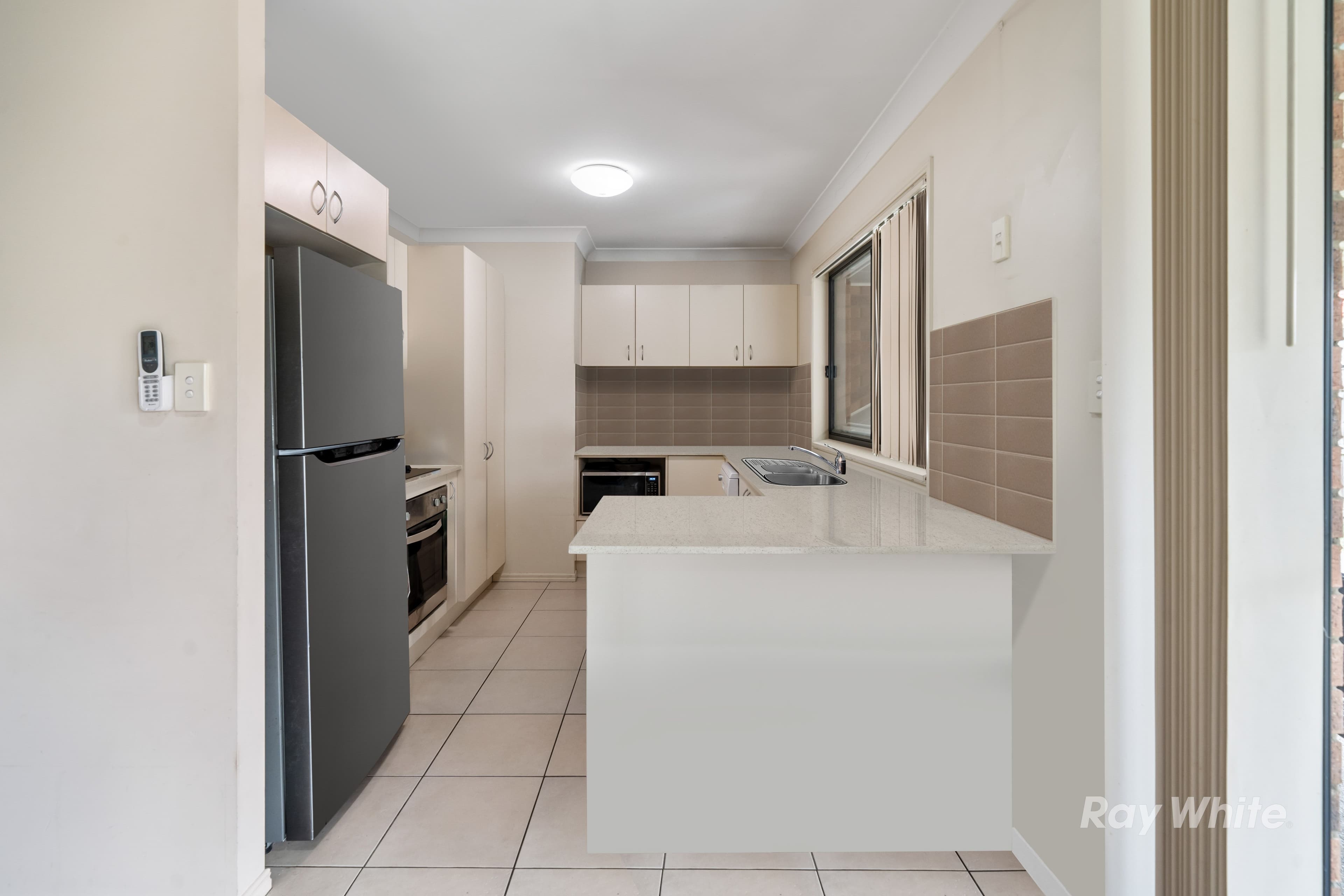 3 Pencarrow Crescent, Raceview QLD 4305, Raceview - Thumbnail 2