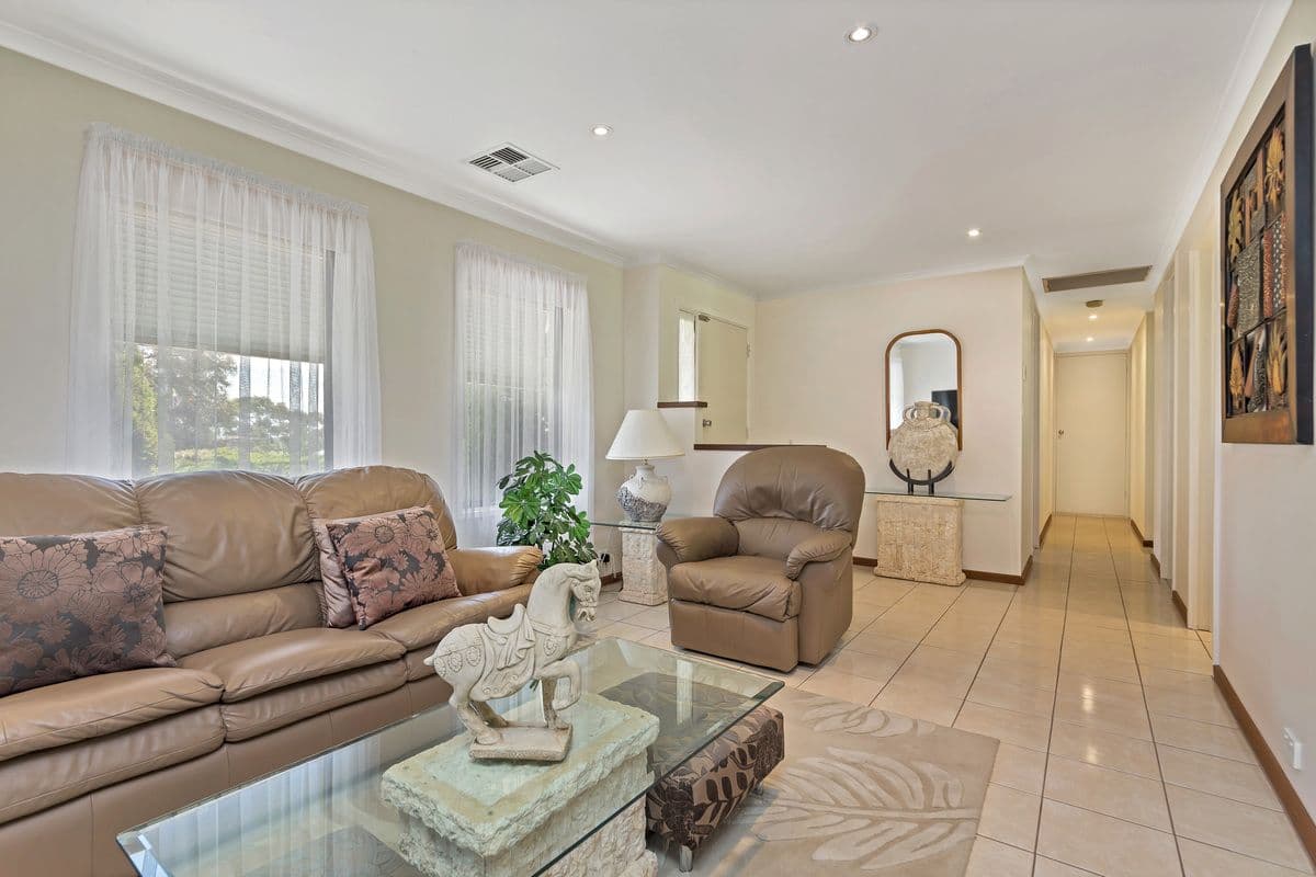 27 Laver Avenue, Gulfview Heights SA 5096, Gulfview Heights - Thumbnail 3