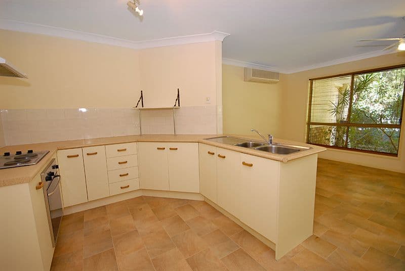 12 St James Street, FOREST LAKE QLD 4078, Forest Lake - Thumbnail 2
