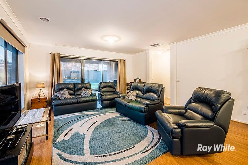 13 Hibernia Place, Cranbourne East VIC 3977, Cranbourne East - Thumbnail 8