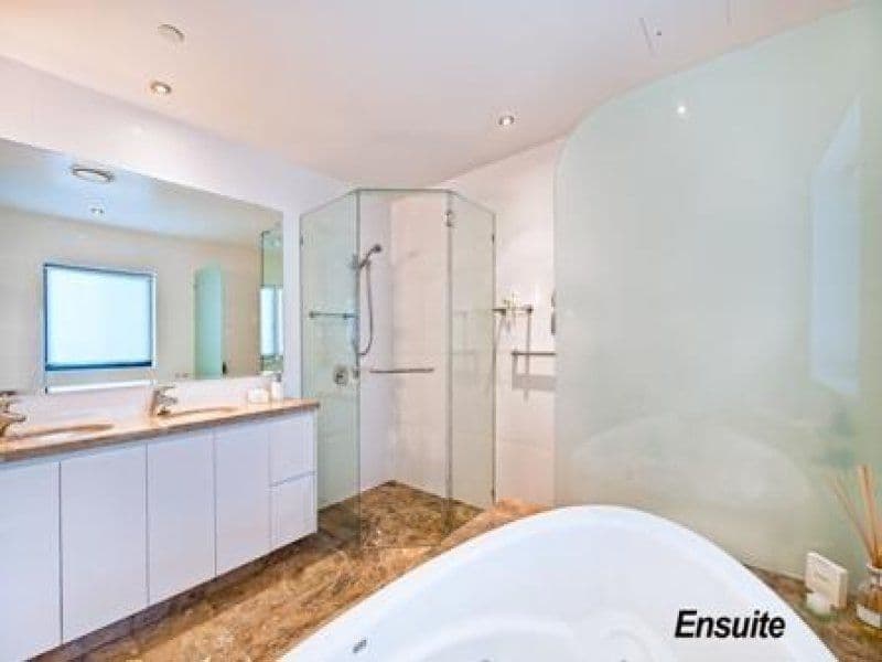 11 Peak Avenue, MAIN BEACH QLD 4217, Main Beach - Thumbnail 8