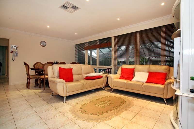 709  Ferntree Gully Road, GLEN WAVERLEY VIC 3150, Glen Waverley - Thumbnail 4