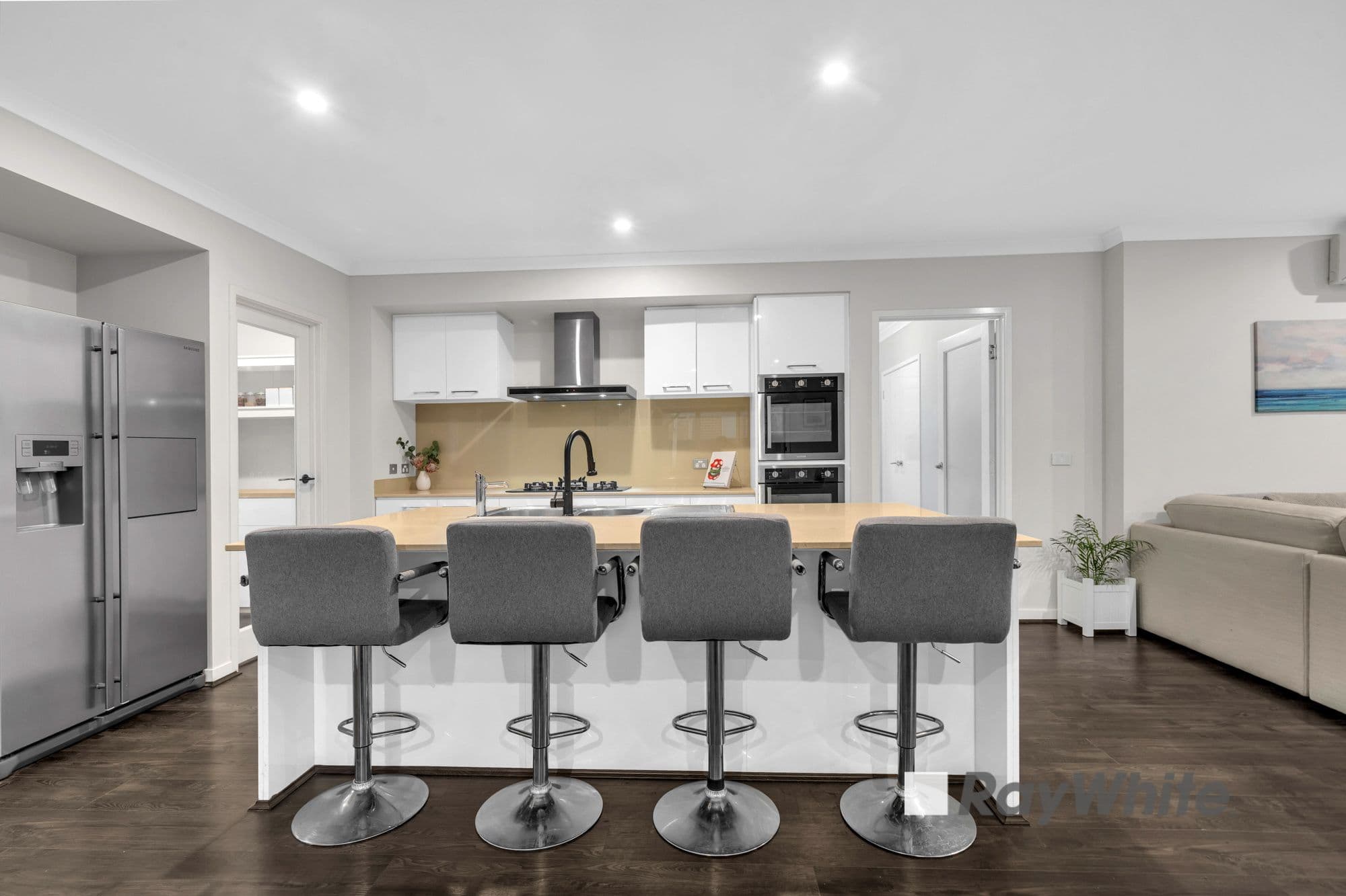15 Albert Circuit, Pakenham VIC 3810, Pakenham - Thumbnail 2