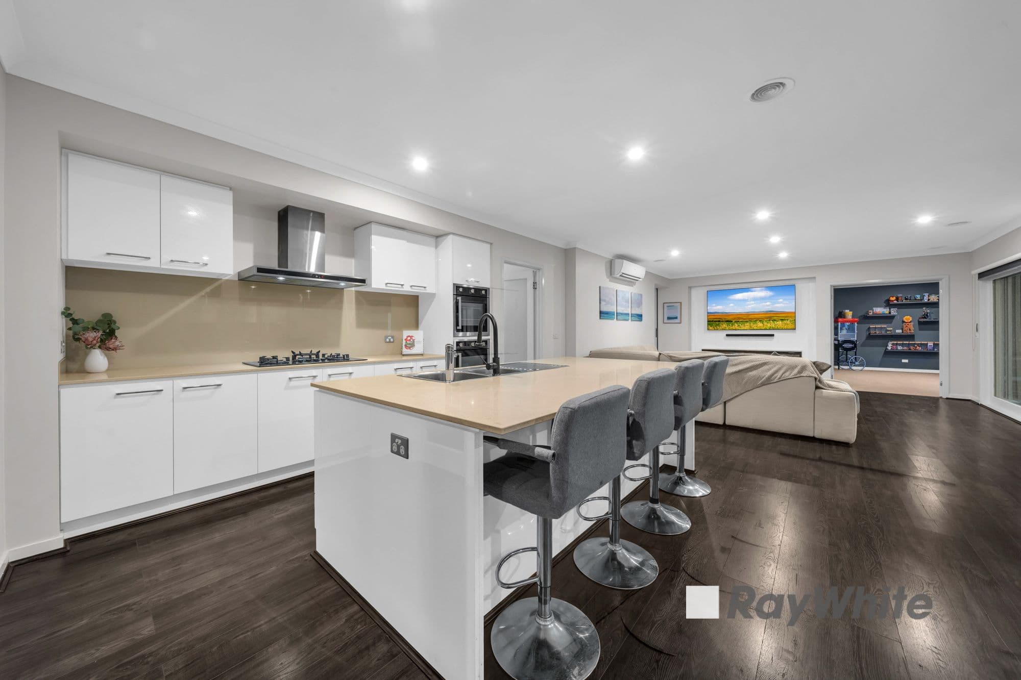 15 Albert Circuit, Pakenham VIC 3810, Pakenham - Thumbnail 4