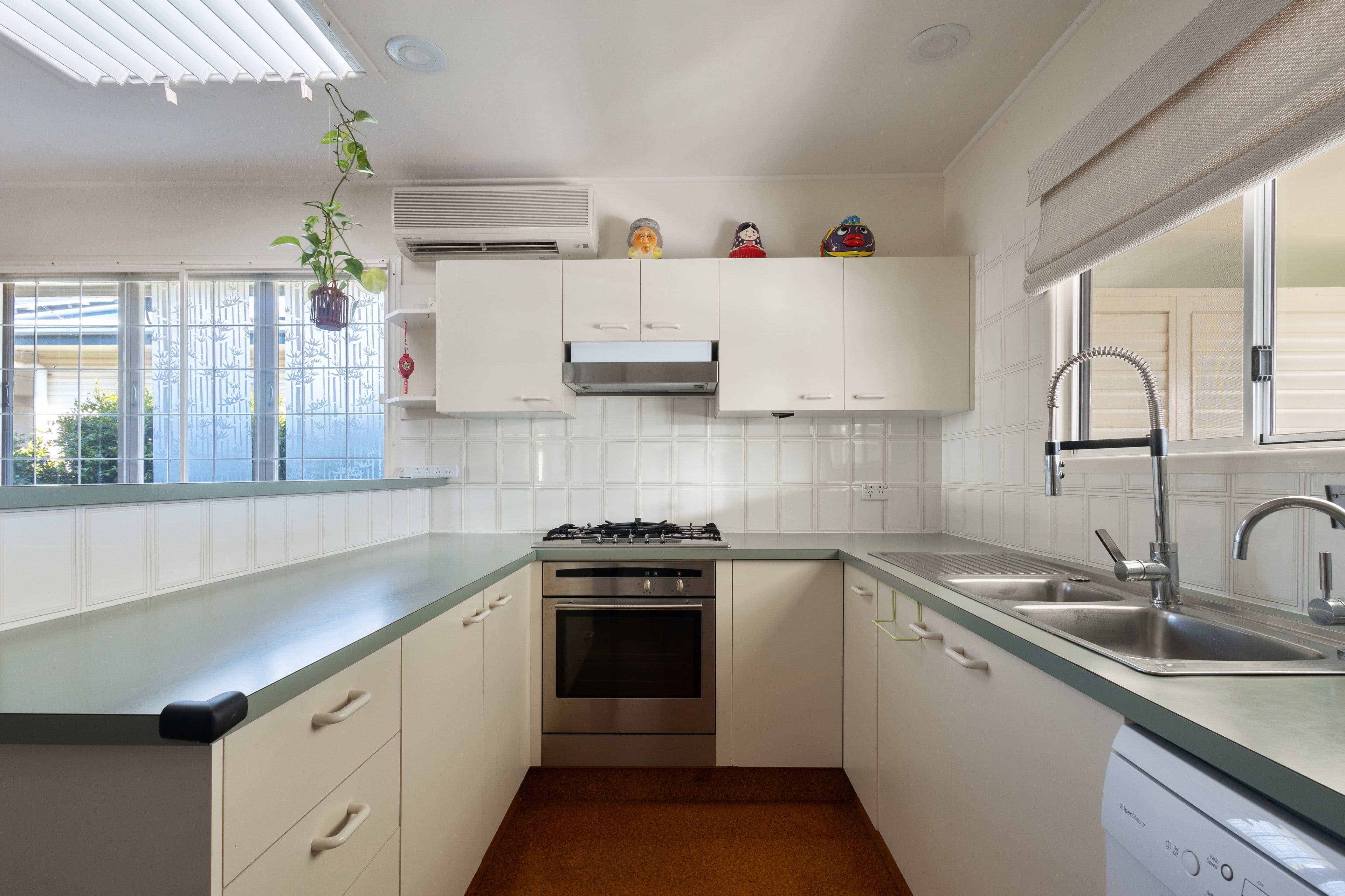 29 Yanderra Avenue, Arana Hills QLD 4054, Arana Hills - Thumbnail 2