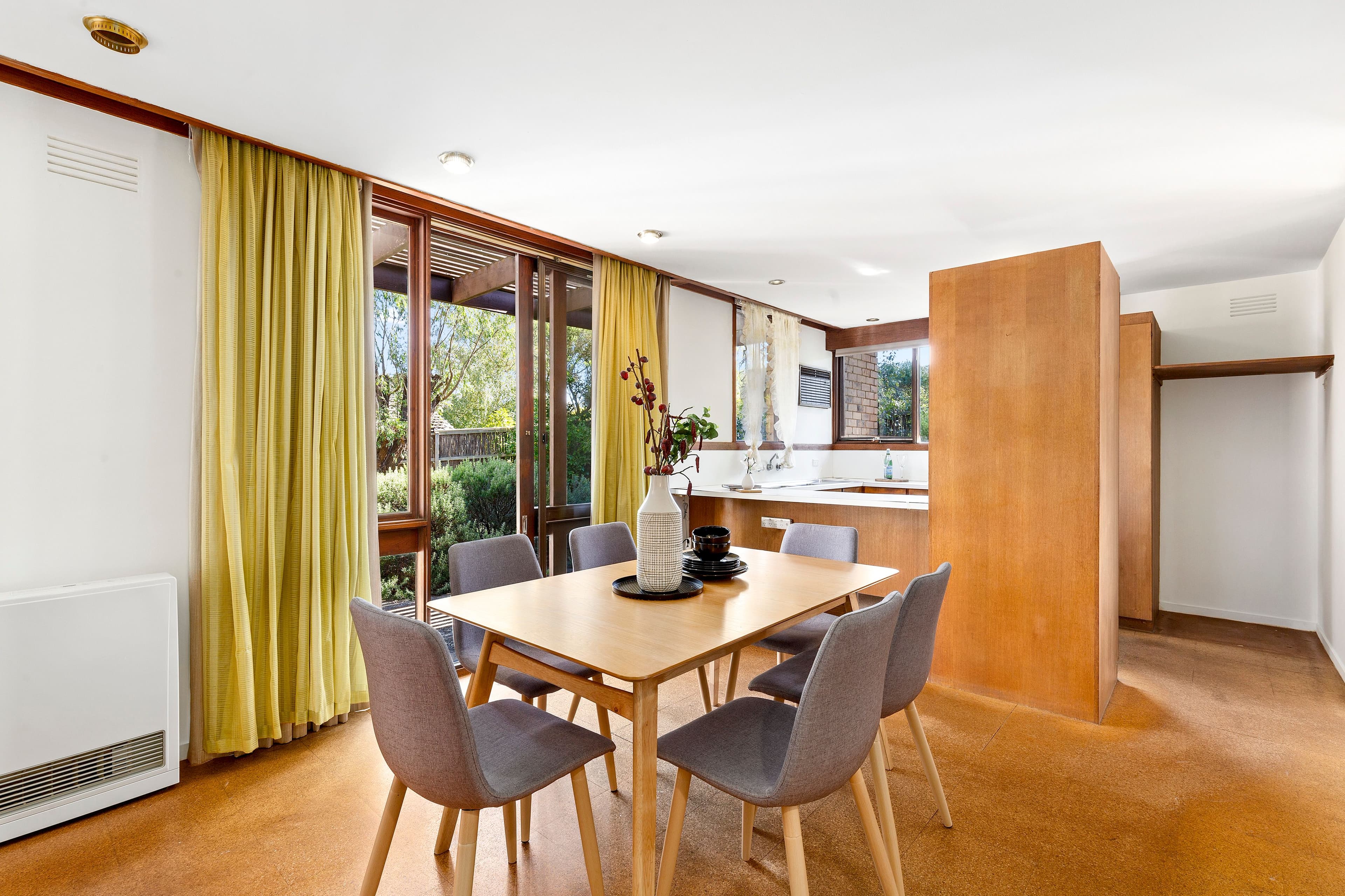 35 Finlayson Street, Rosanna VIC 3084, Rosanna - Thumbnail 3