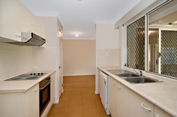 16 Cooper Place, CARSELDINE QLD 4034, Carseldine - Thumbnail 2