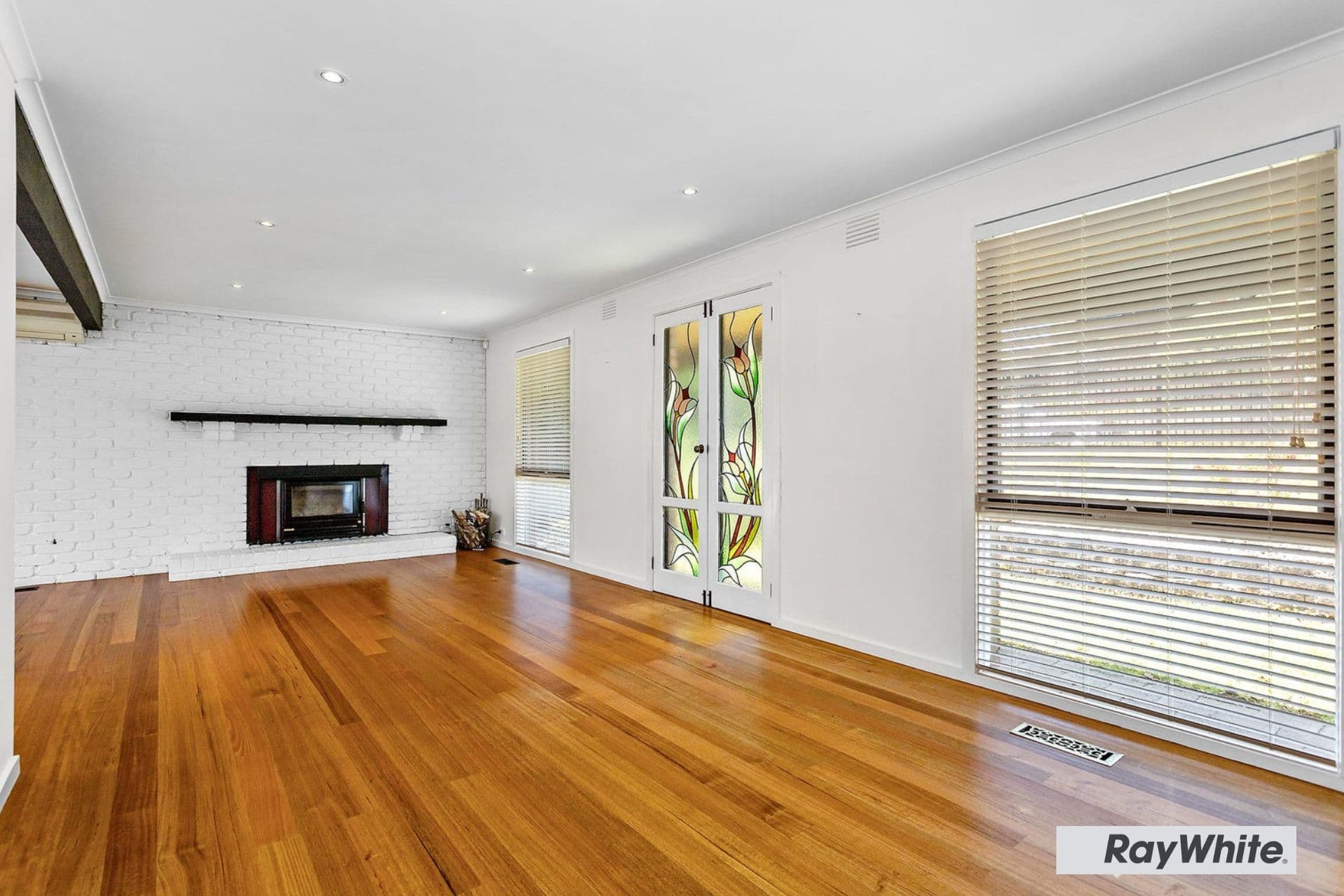 2 Sutherland Court, Endeavour Hills VIC 3802, Endeavour Hills - Thumbnail 2
