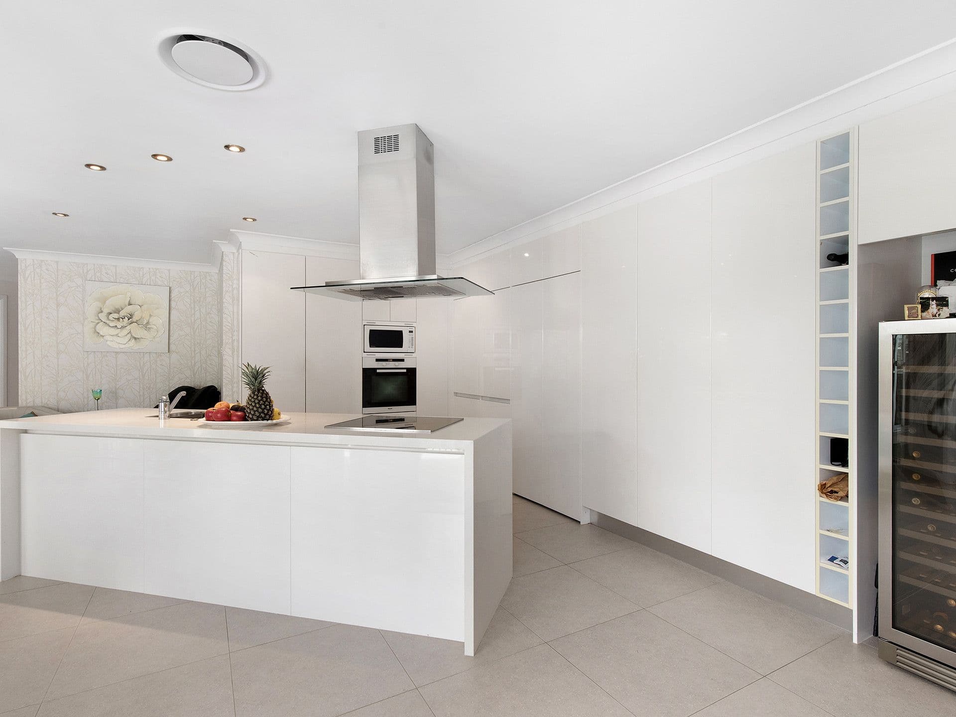 135 Santa Cruz Boulevard, Clear Island Waters QLD 4226, Clear Island Waters - Thumbnail 3