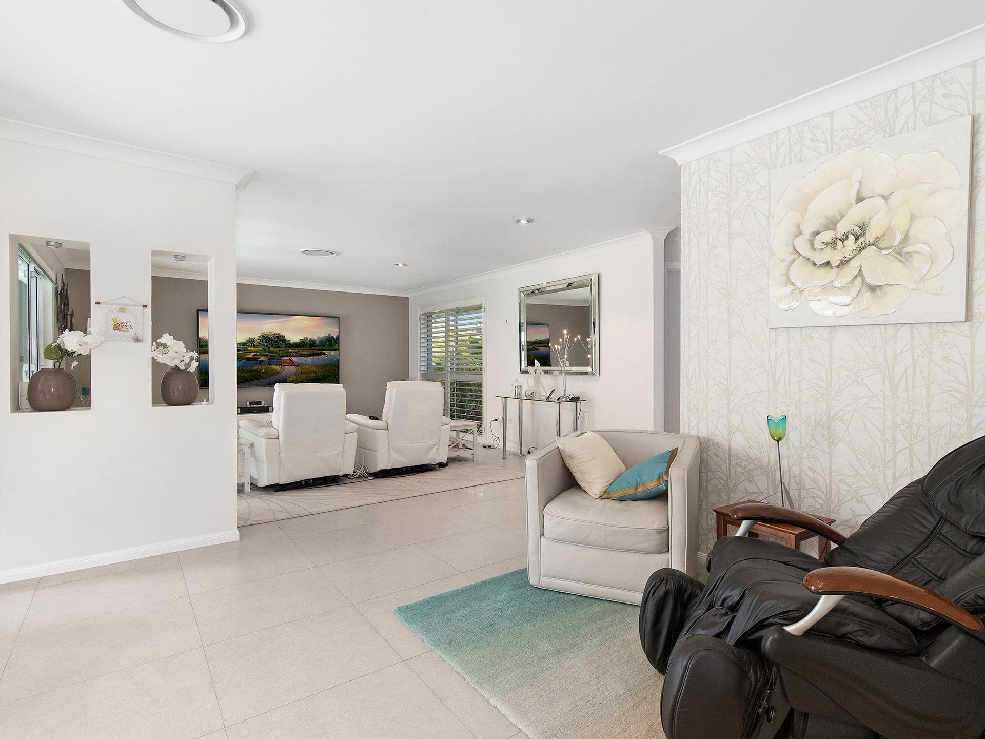 135 Santa Cruz Boulevard, Clear Island Waters QLD 4226, Clear Island Waters - Thumbnail 5