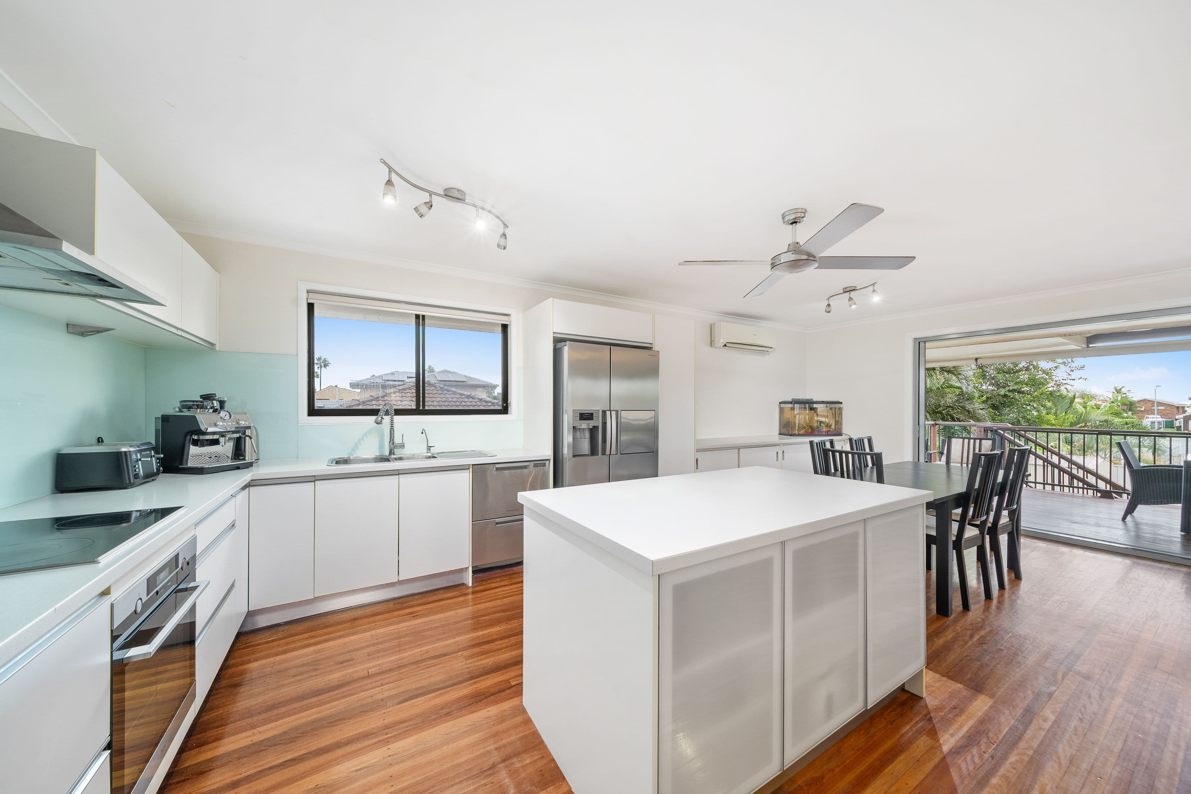 15 Oyster Point Esplanade, Newport QLD 4020, Newport - Thumbnail 5