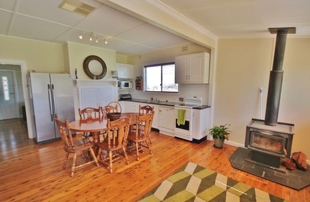 23 Karabah Avenue, Young NSW 2594, Young - Thumbnail 4