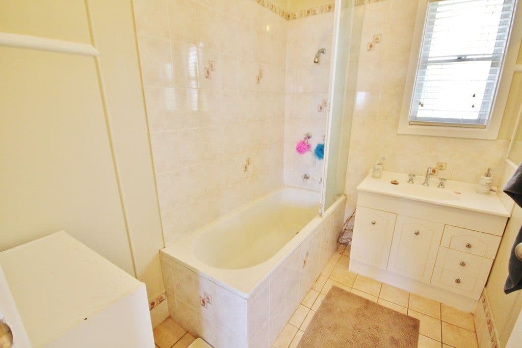 23 Karabah Avenue, Young NSW 2594, Young - Thumbnail 8
