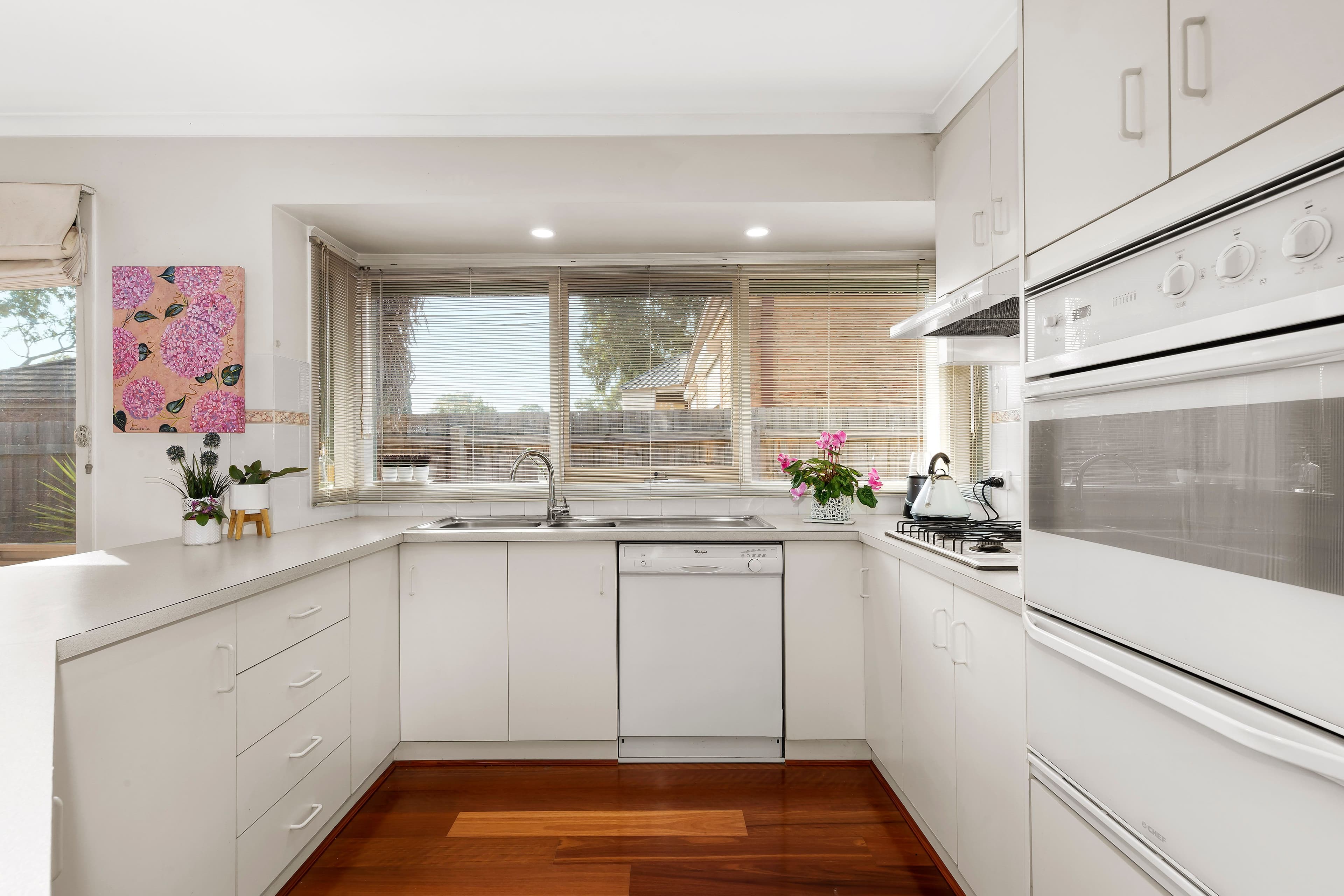 4 Farnham Crescent, Mill Park VIC 3082, Mill Park - Thumbnail 2