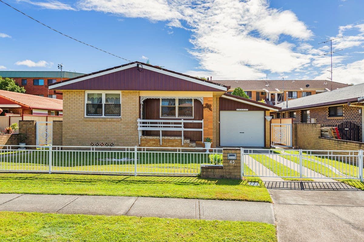 45 Milton Avenue, Paradise Point QLD 4216, Paradise Point - Thumbnail 2