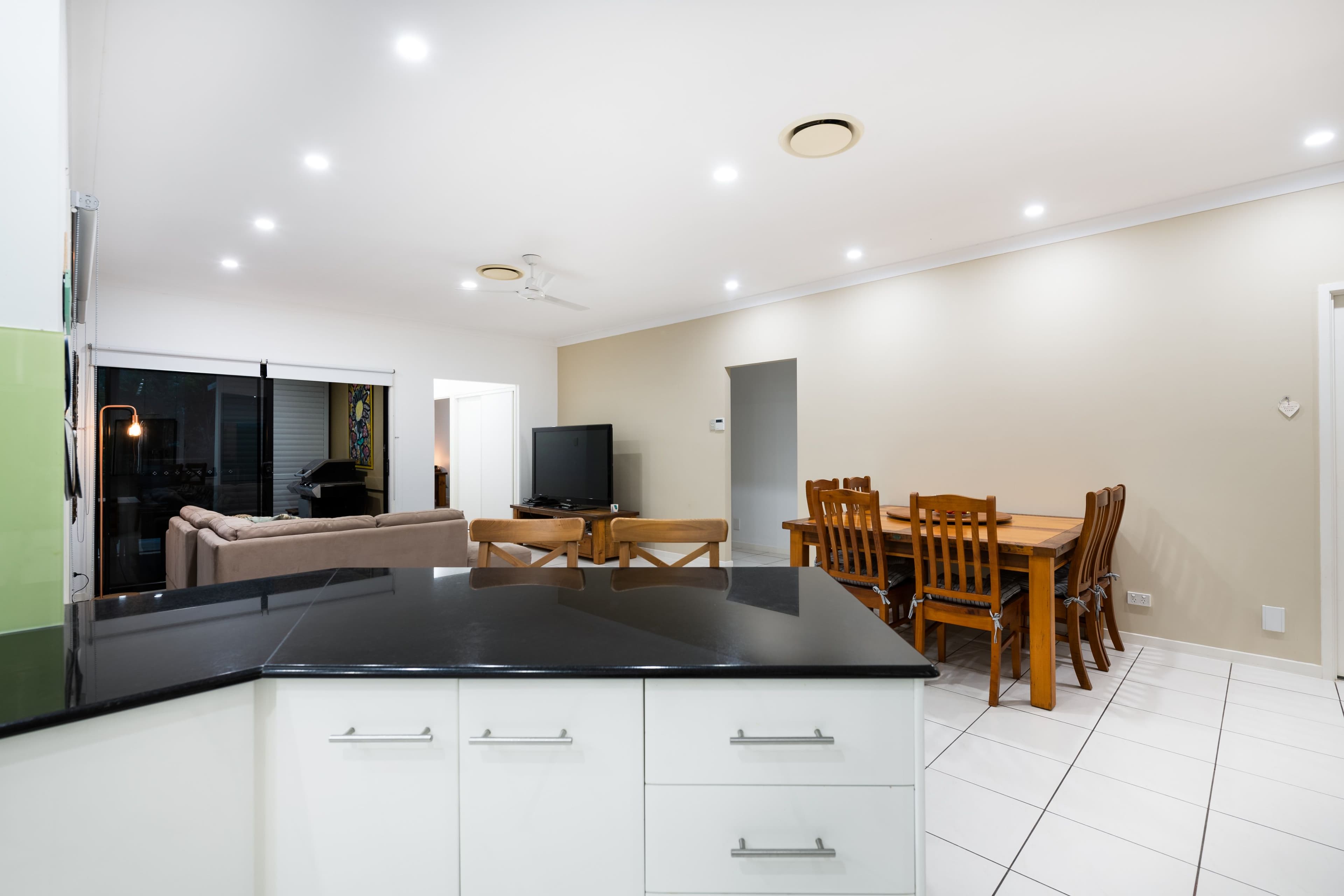 2560 Cressbrook Drive, Hope Island QLD 4212, Hope Island - Thumbnail 8