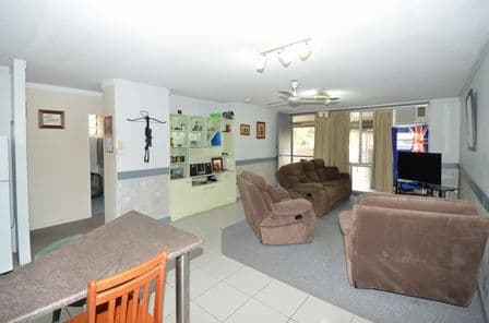 11 Grant Avenue, AITKENVALE QLD 4814, Aitkenvale - Thumbnail 2
