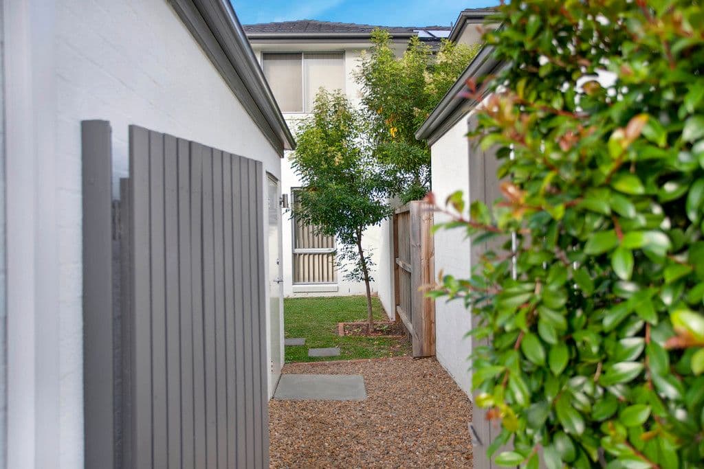 11 Sierra Avenue, Middleton Grange NSW 2171, Middleton Grange - Thumbnail 2