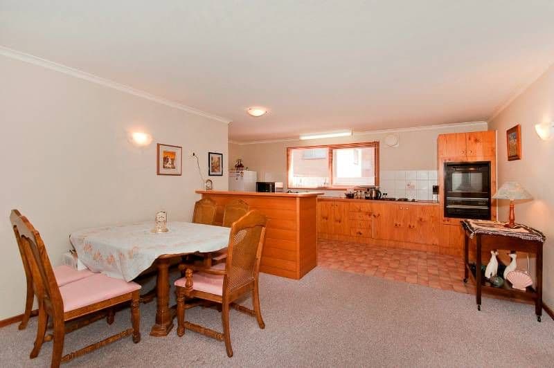 24 Booth Street, QUEANBEYAN NSW 2620, Queanbeyan East - Thumbnail 5
