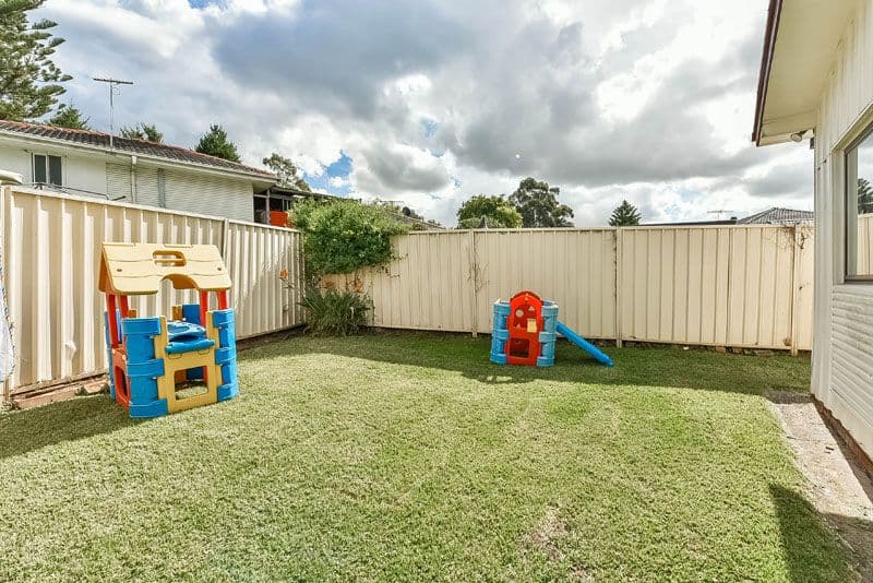 40 Lawn Avenue, Bradbury - Thumbnail 7