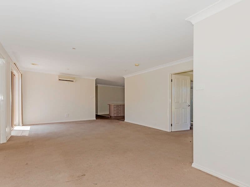 14 Caldicott Crescent, Point Cook VIC 3030, Point Cook - Thumbnail 6