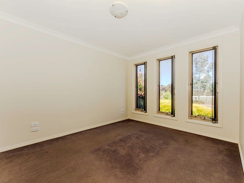 14 Caldicott Crescent, Point Cook VIC 3030, Point Cook - Thumbnail 8