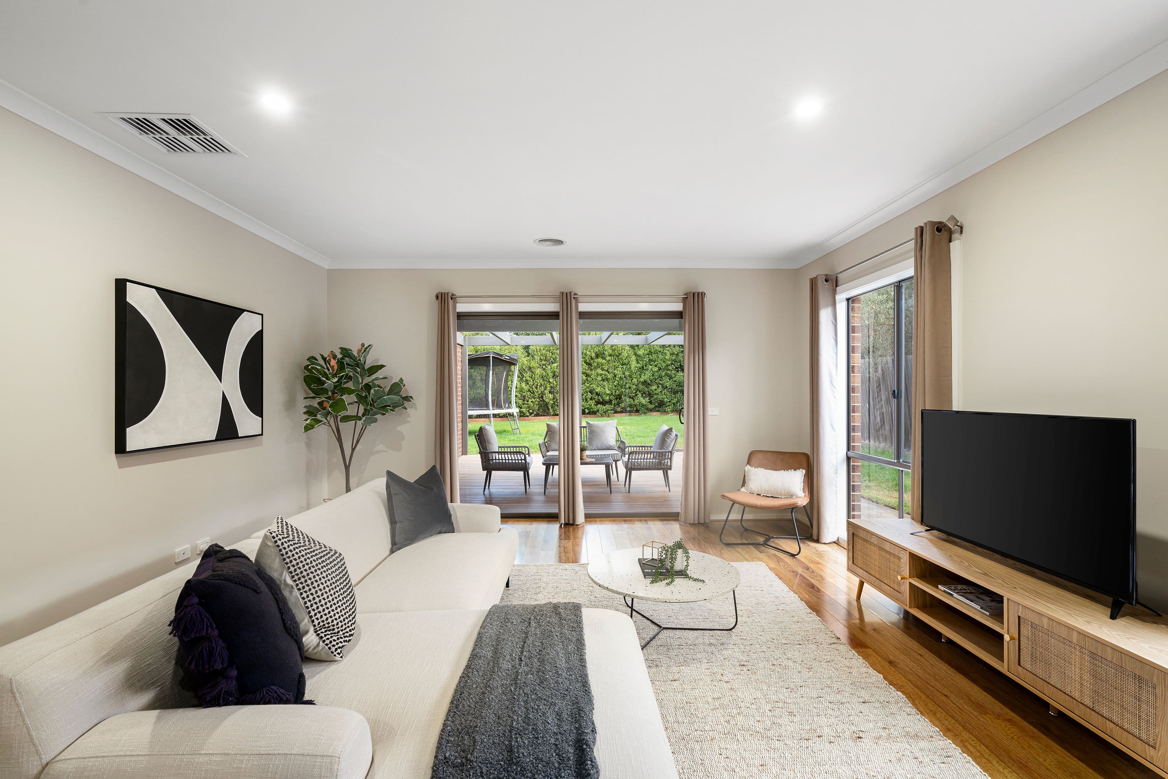 13 Vancleve Crescent, Gisborne VIC 3437, Gisborne - Thumbnail 3