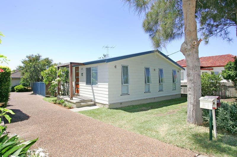 38a Bay Road, BLUE BAY NSW 2261, Blue Bay - Thumbnail 2