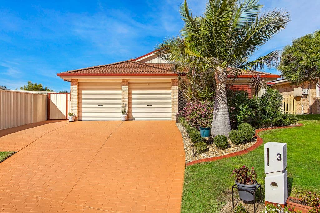 3 Cessna Place, Hamlyn Terrace - Thumbnail 2