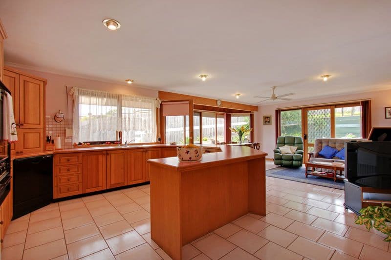 2 Athol Court, RYE VIC 3941, Rye - Thumbnail 2