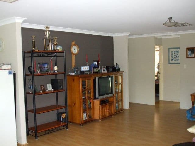 15 Strutt Parkway, SOUTHERN RIVER WA 6110, Southern River - Thumbnail 3