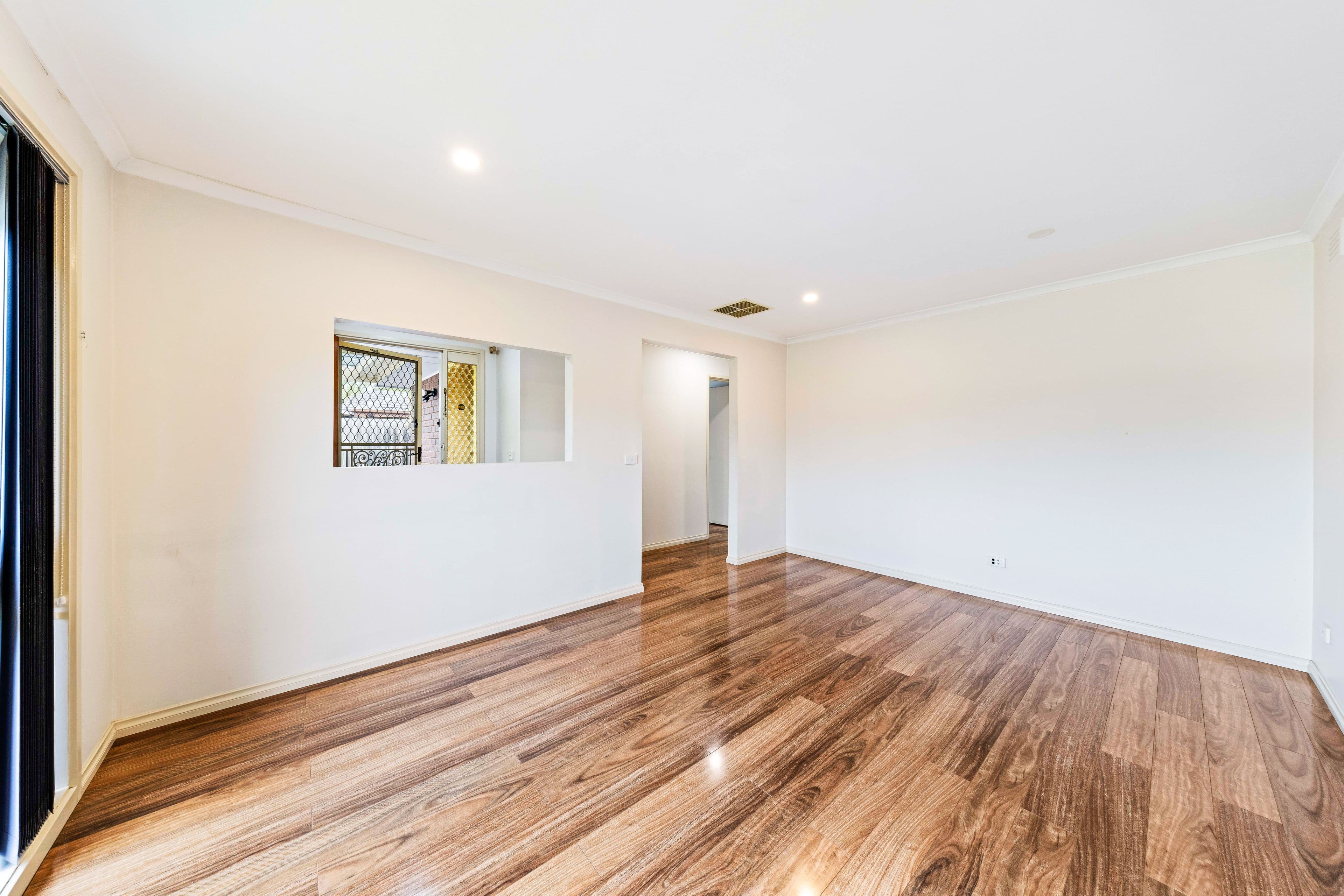 11 Clairmont Avenue, Cranbourne VIC 3977, Cranbourne - Thumbnail 4