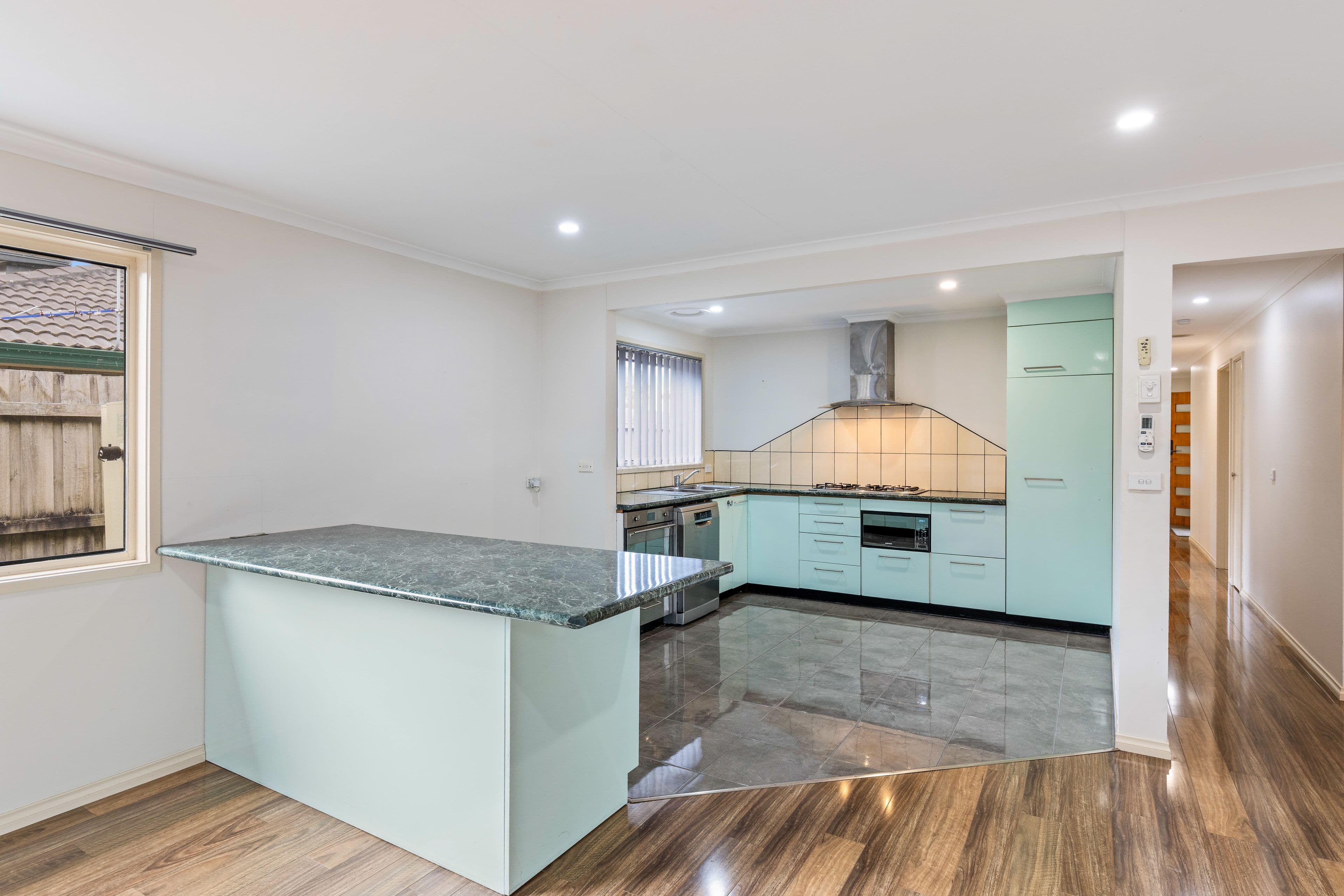 11 Clairmont Avenue, Cranbourne VIC 3977, Cranbourne - Thumbnail 6
