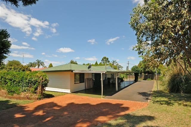 26 Nugent Crescent, WILSONTON QLD 4350, Wilsonton - Thumbnail 3