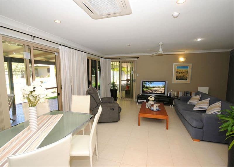 30 Senor Avenue, HERVEY BAY QLD 4655, Hervey Bay - Thumbnail 2