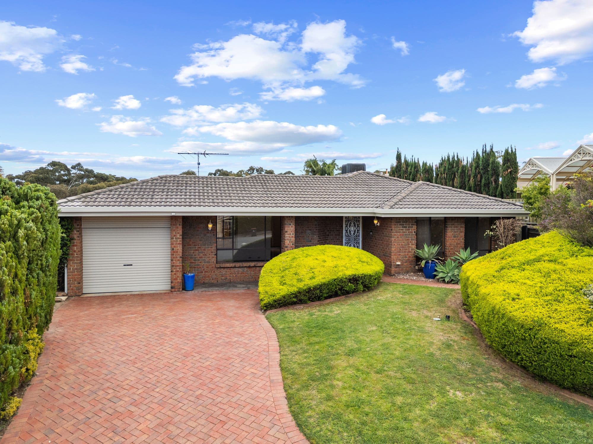 6 Duntroon Close, Hallett Cove SA 5158, Hallett Cove - Image 1