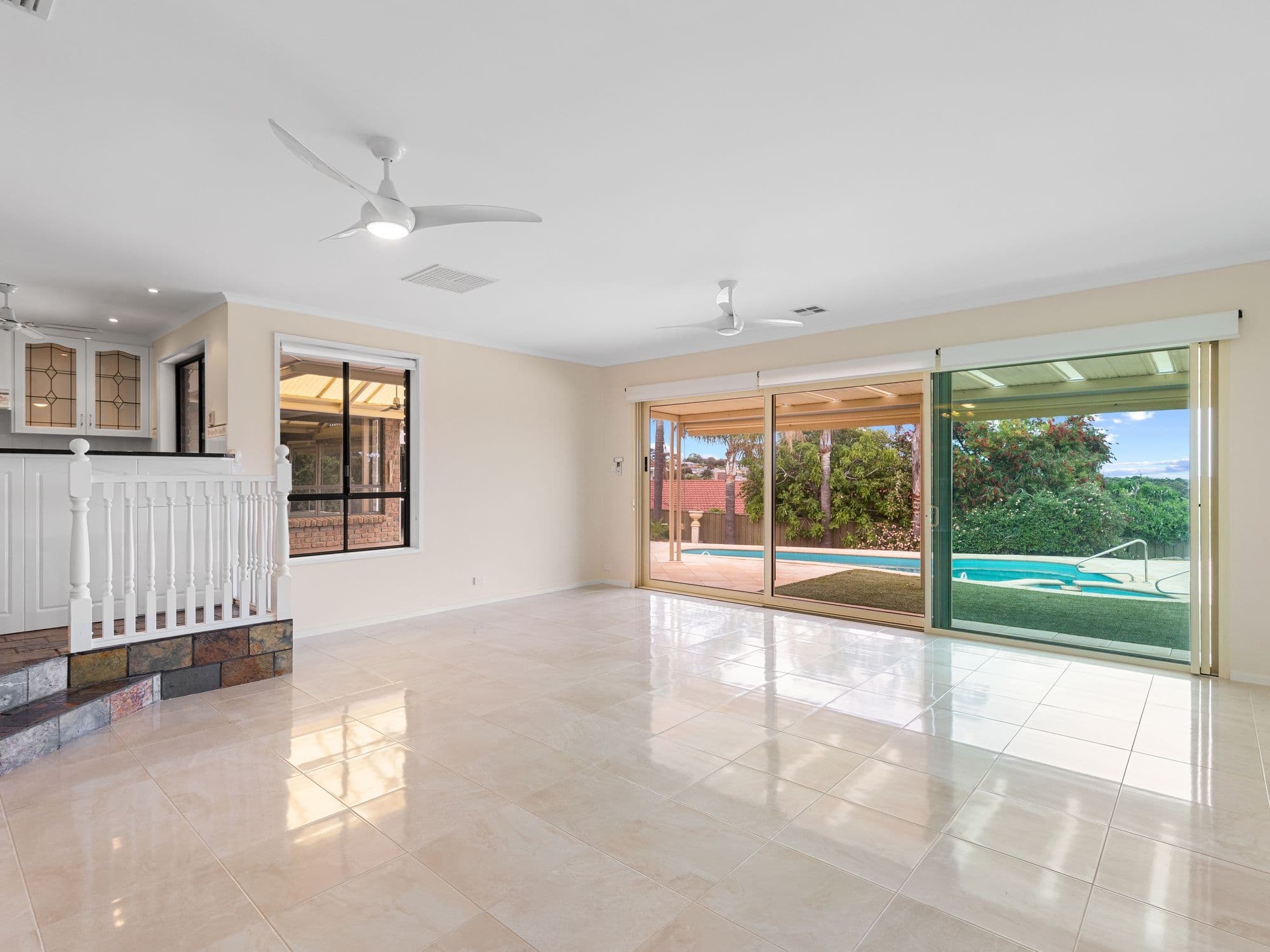 6 Duntroon Close, Hallett Cove SA 5158, Hallett Cove - Thumbnail 8