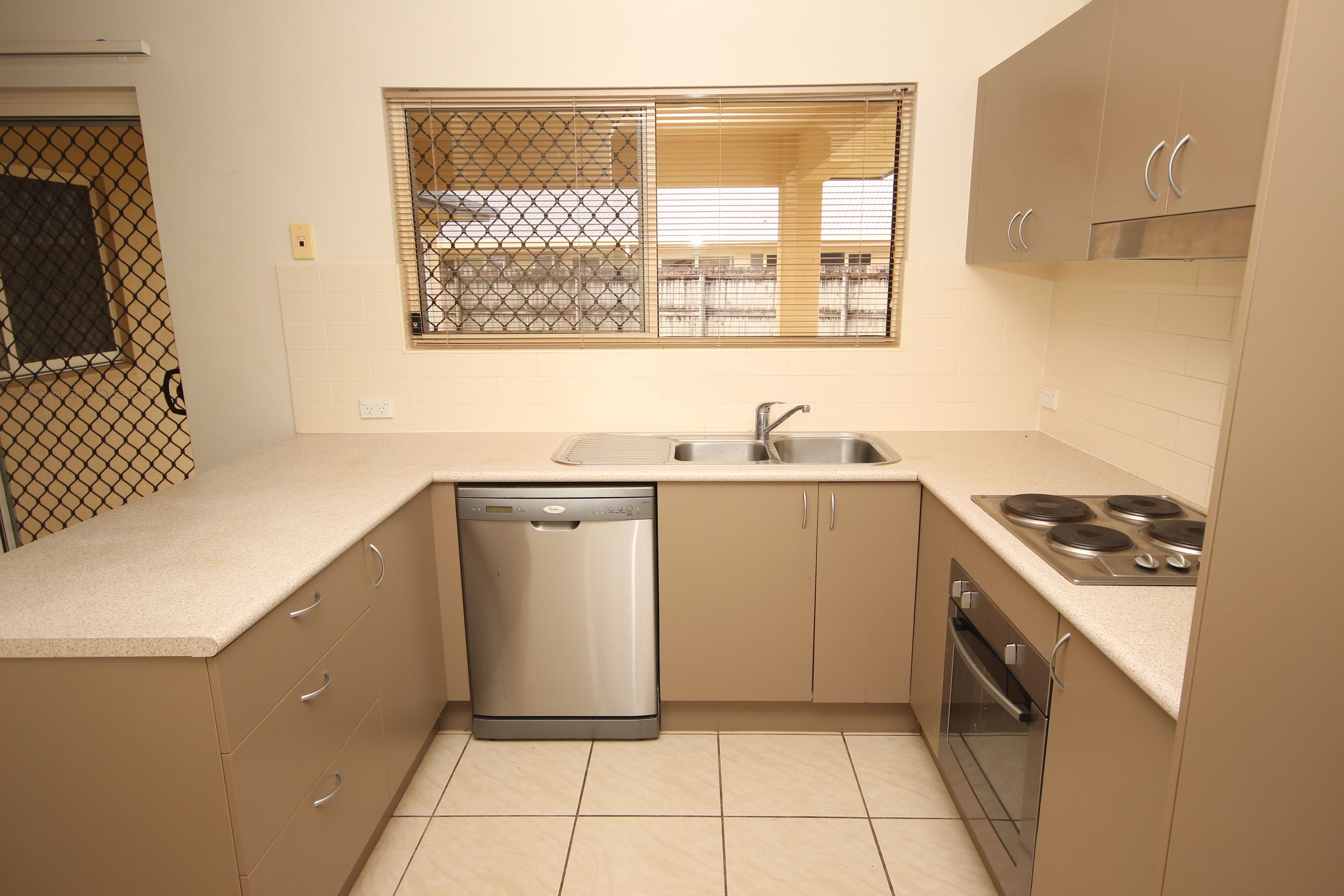 39 Cliffdale Street, Bentley Park QLD 4869, Bentley Park - Thumbnail 2