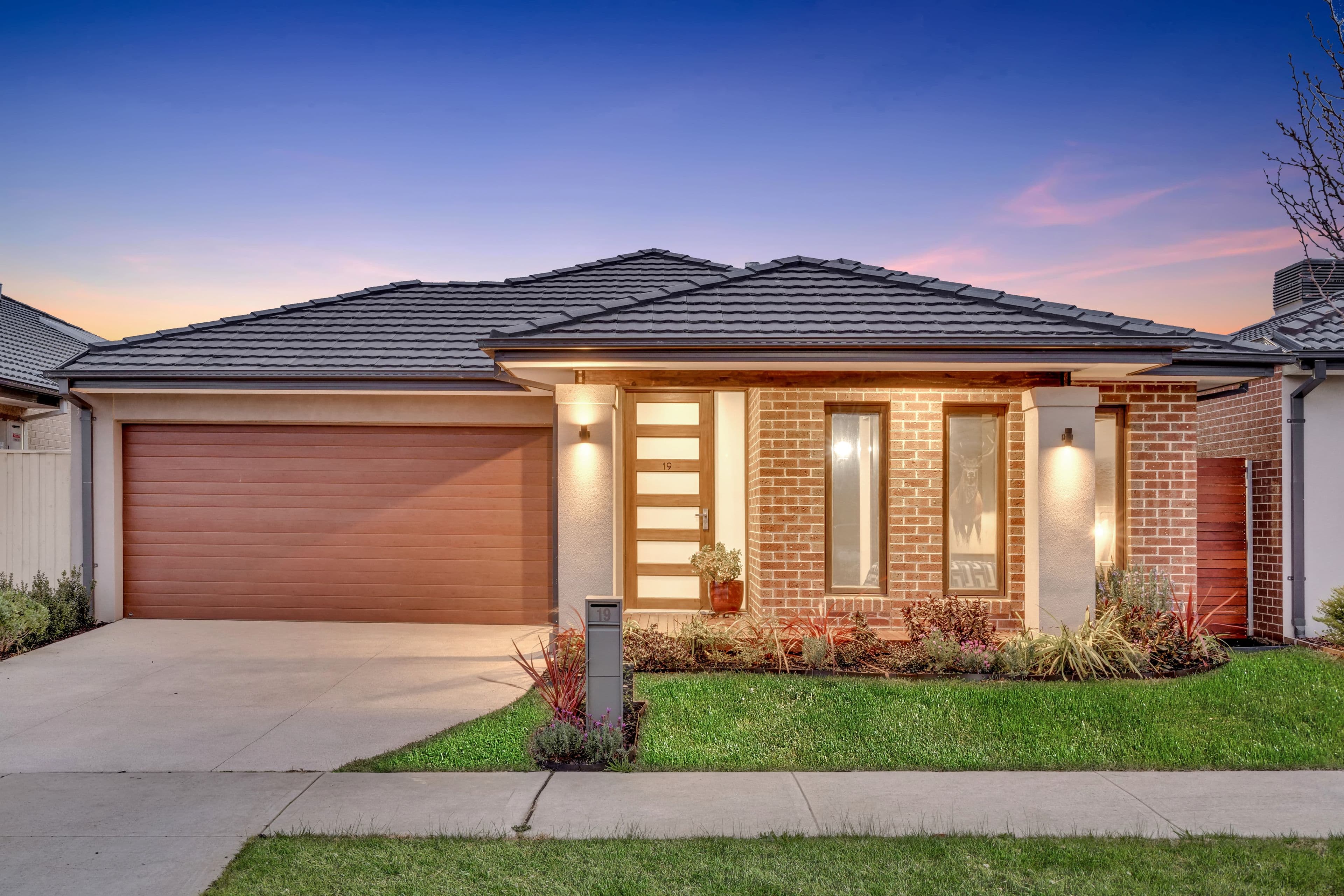 19 Rowena Way, Mickleham VIC 3064, Mickleham - Thumbnail 2