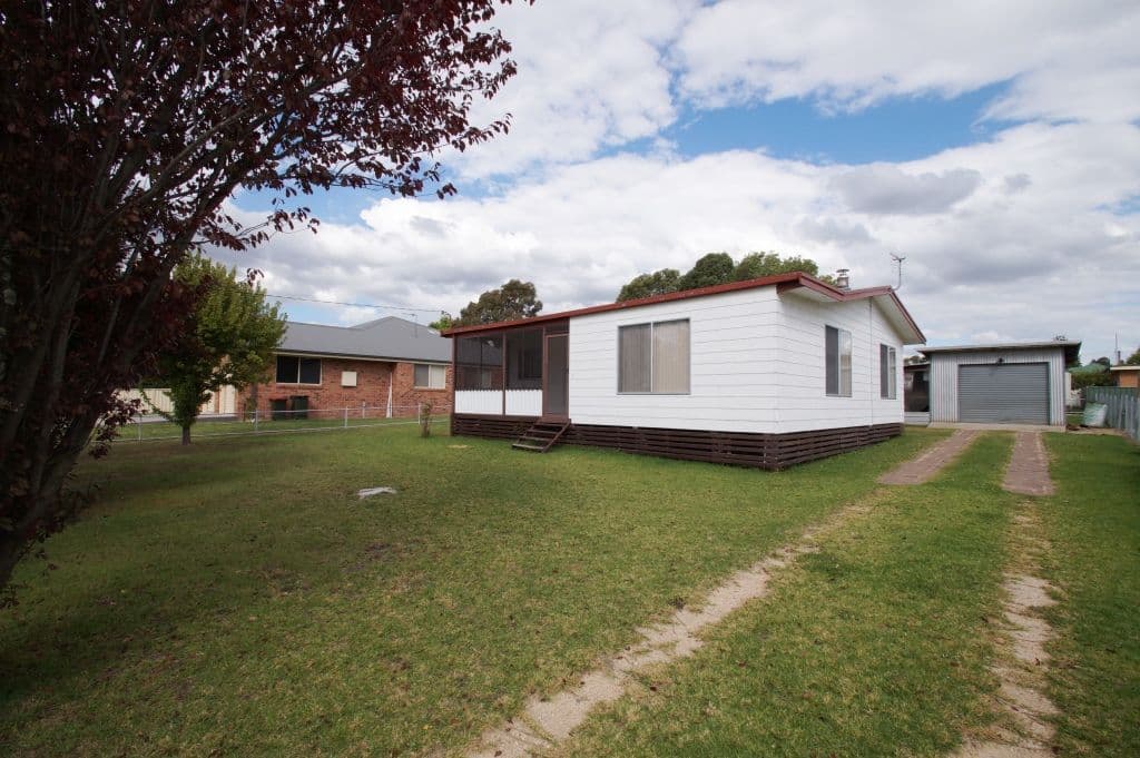 10 Elizabeth Avenue, Uralla - Image 1