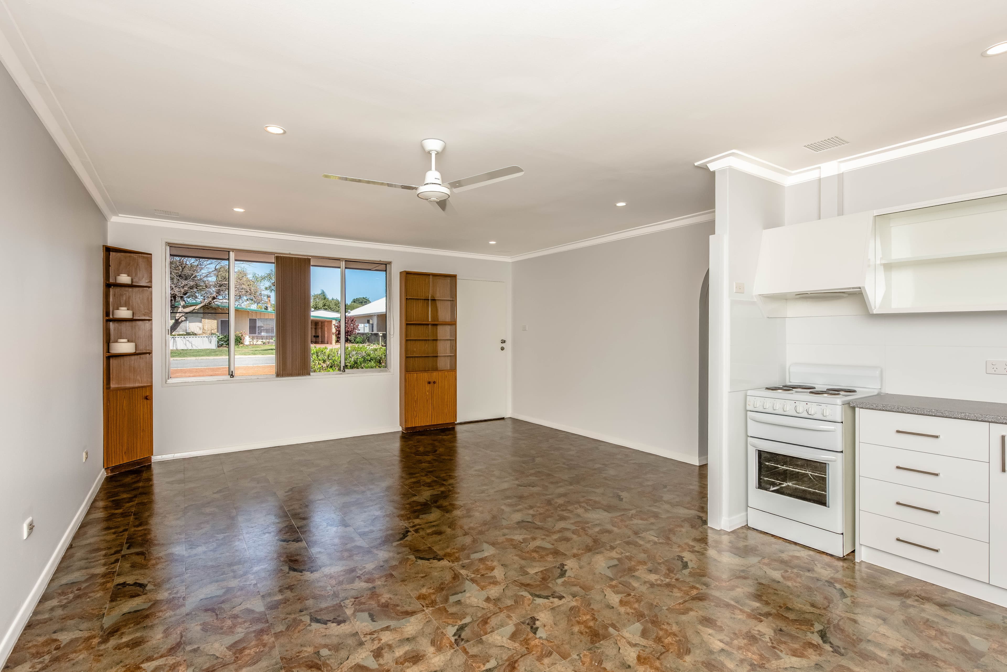 217 Fourth Street, Wonthella WA 6530, Wonthella - Thumbnail 3