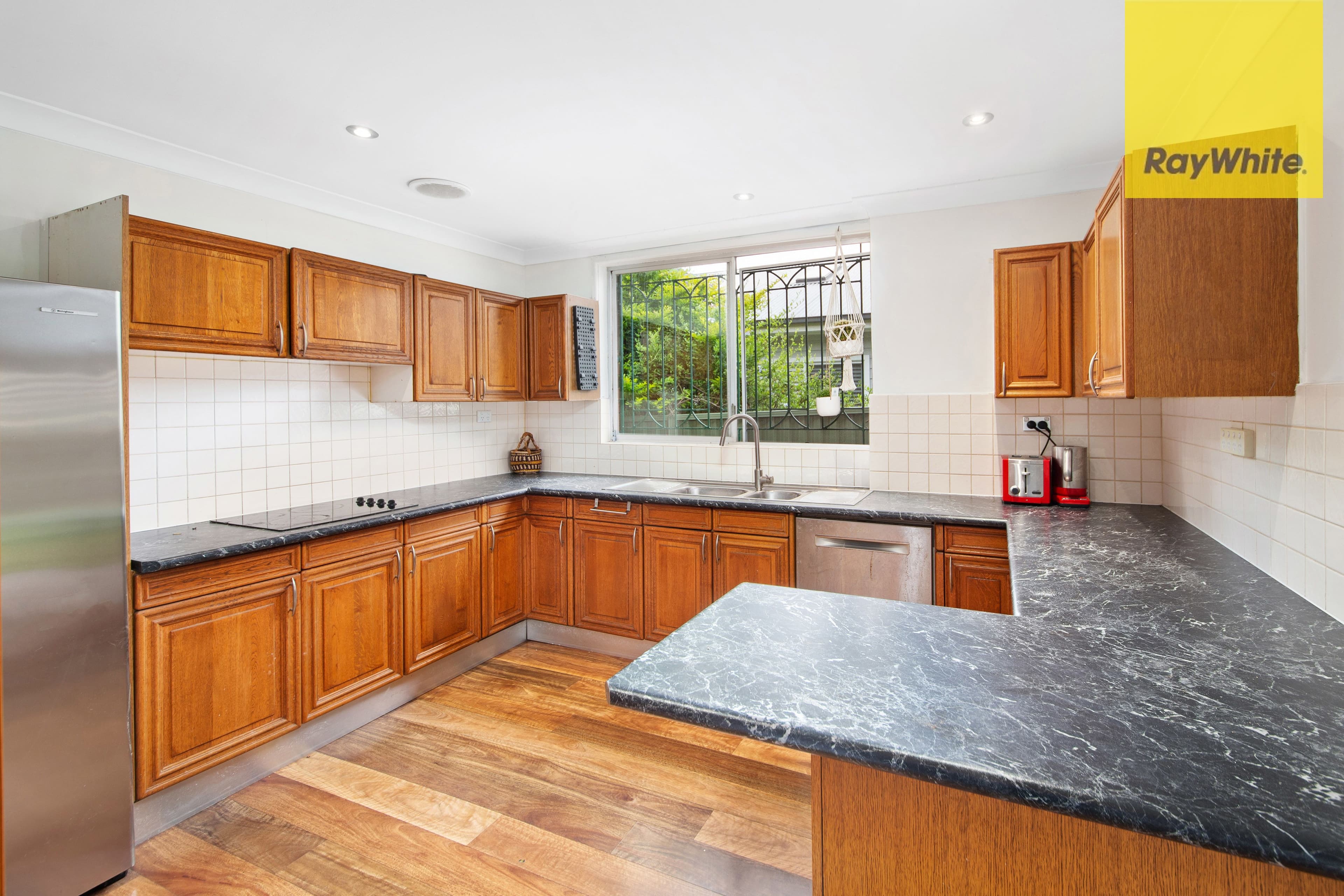 40 Captain Cook Drive, Caringbah - Thumbnail 3